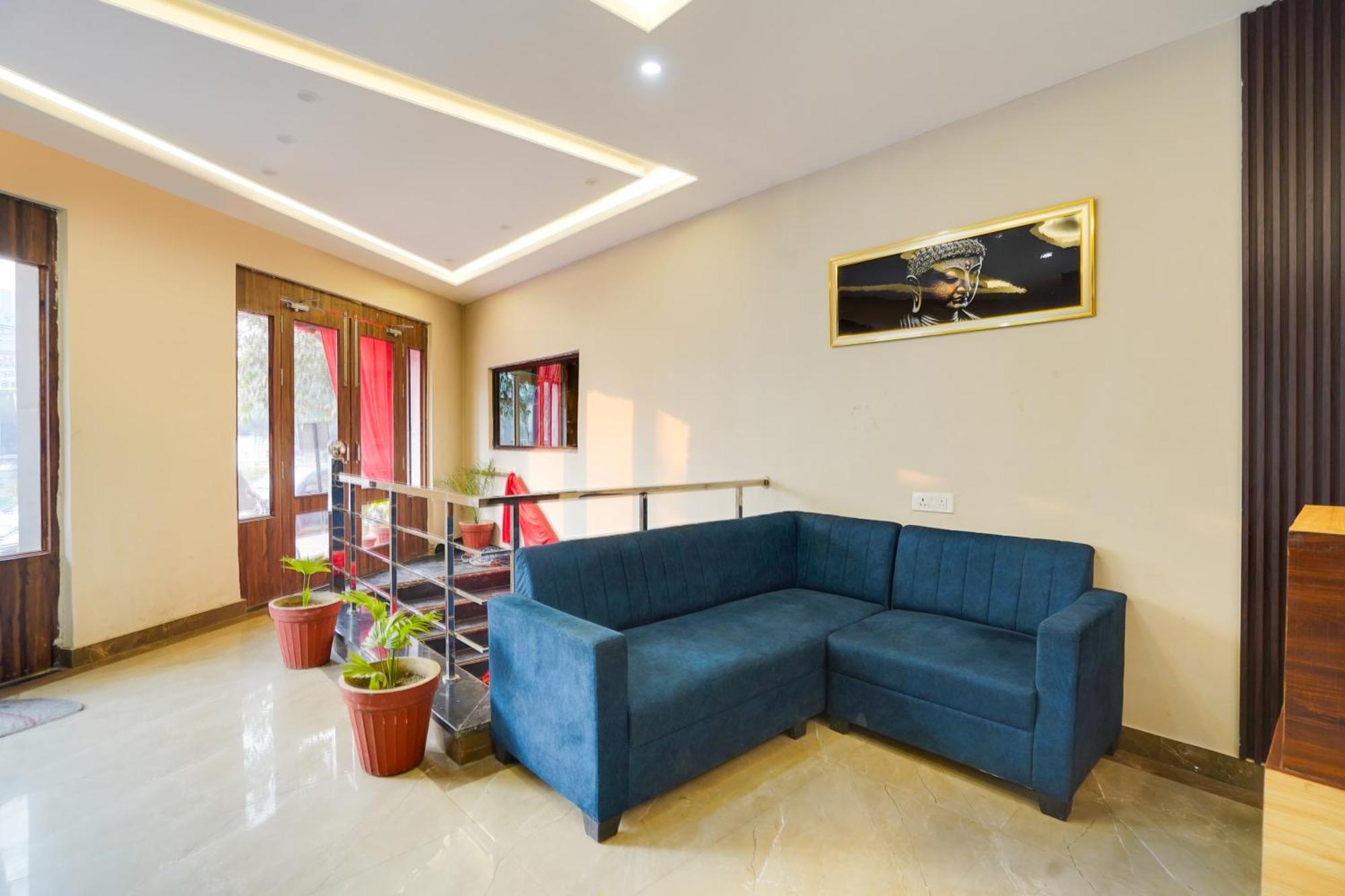 Super Townhouse The Royal Casa Hotel Ghaziabad Bagian luar foto