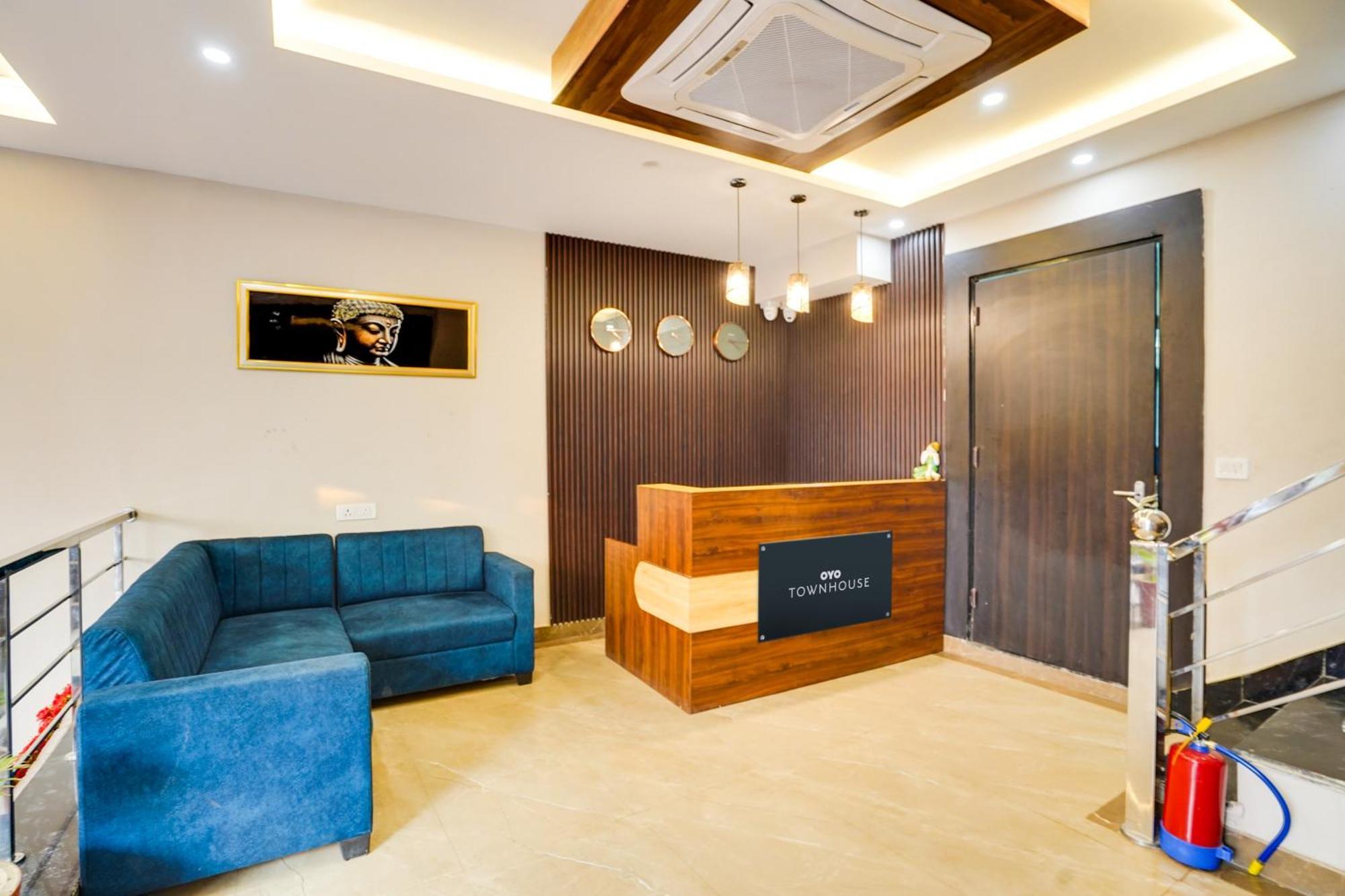 Super Townhouse The Royal Casa Hotel Ghaziabad Bagian luar foto
