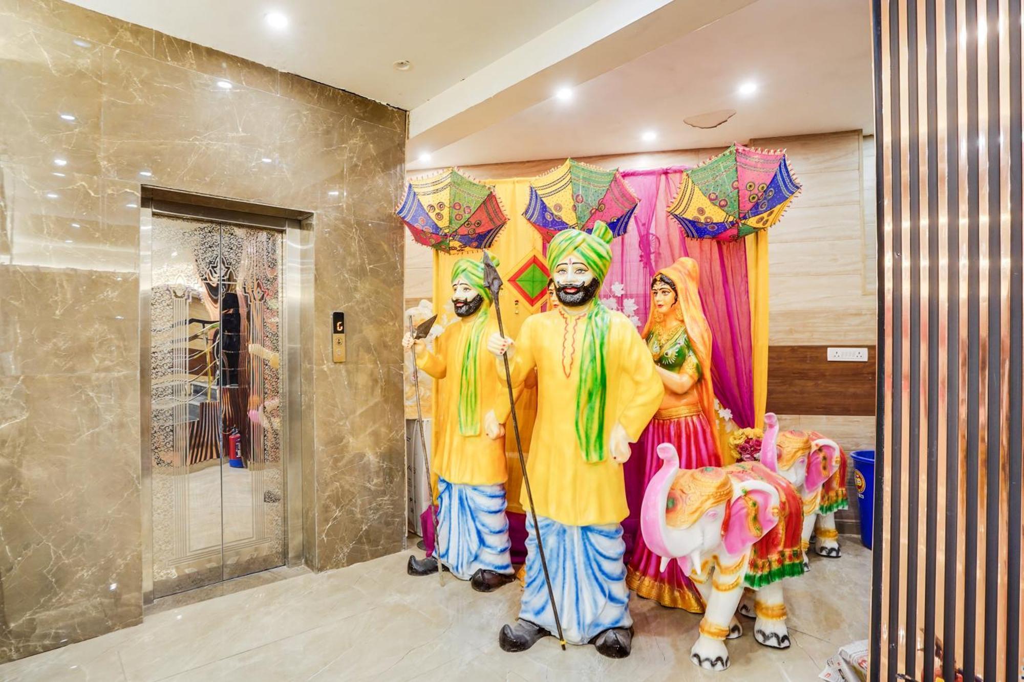 Super Townhouse The Royal Casa Hotel Ghaziabad Bagian luar foto