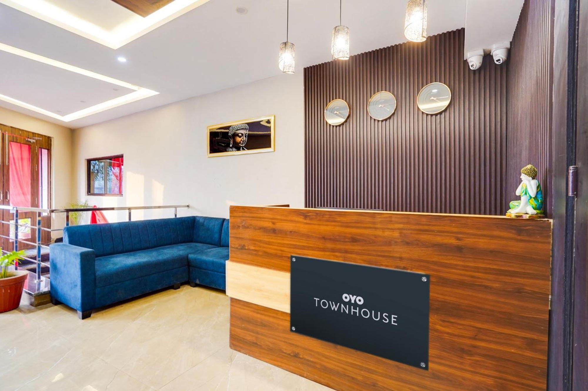 Super Townhouse The Royal Casa Hotel Ghaziabad Bagian luar foto