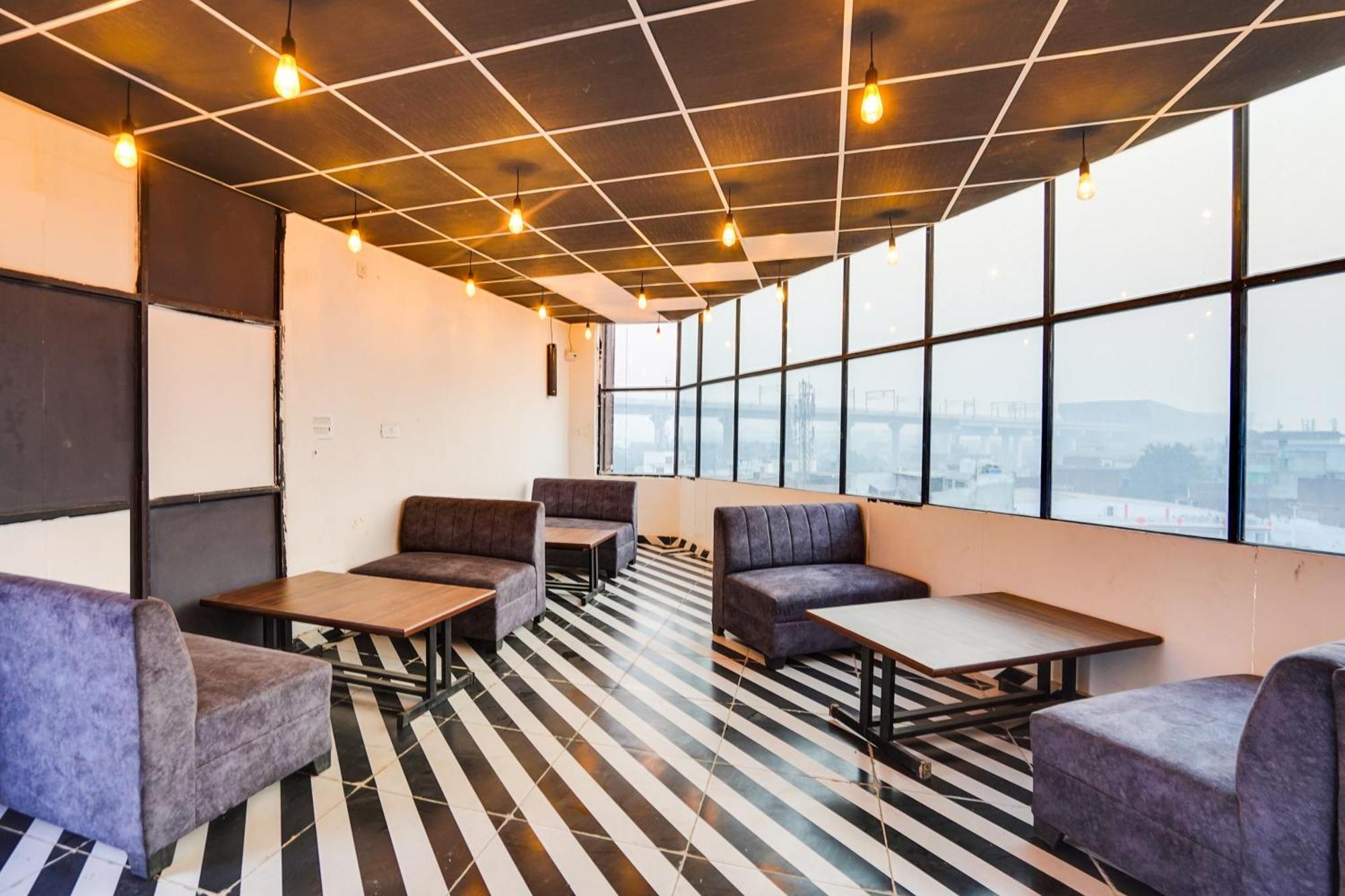 Super Townhouse The Royal Casa Hotel Ghaziabad Bagian luar foto