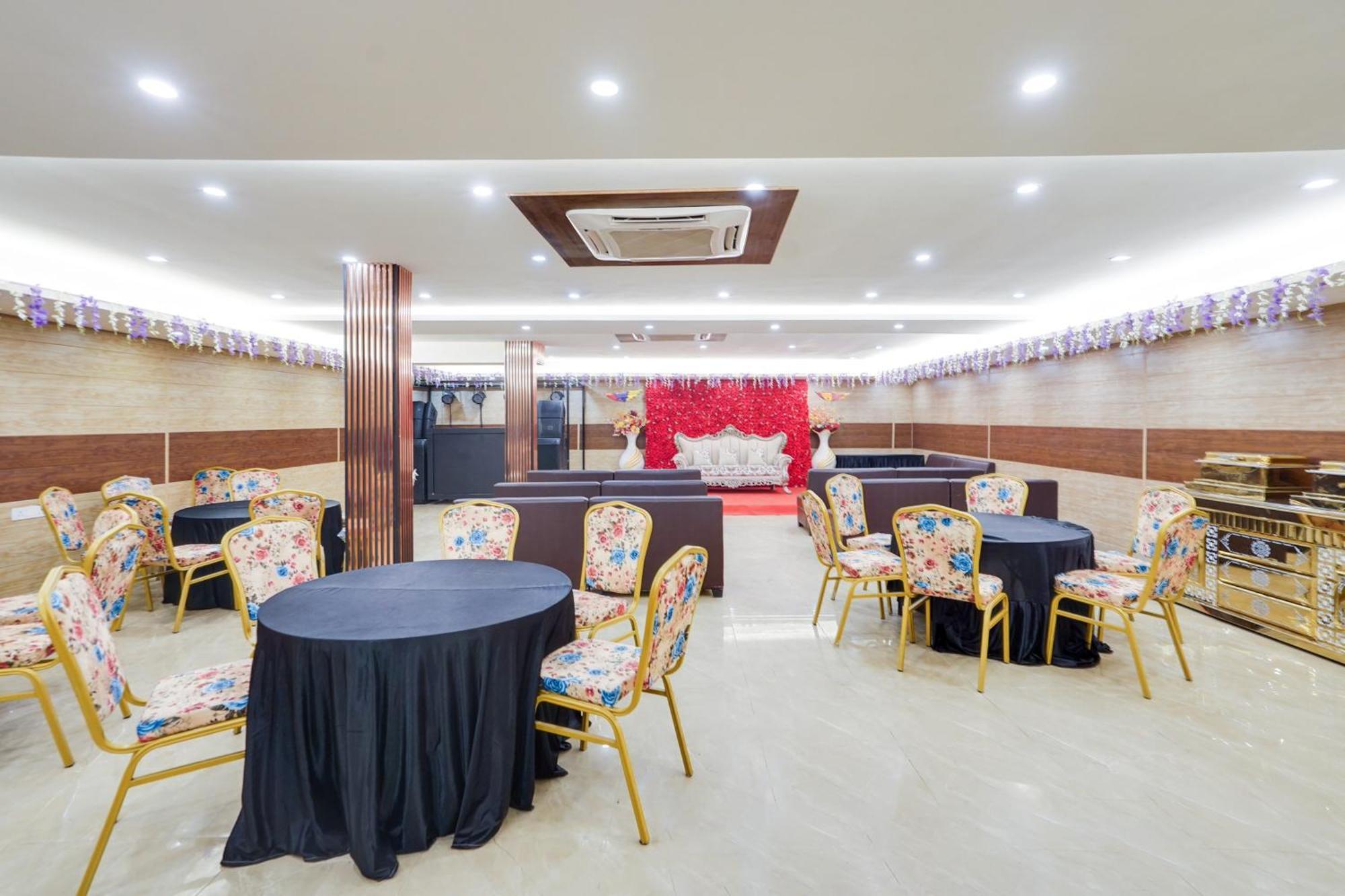 Super Townhouse The Royal Casa Hotel Ghaziabad Bagian luar foto